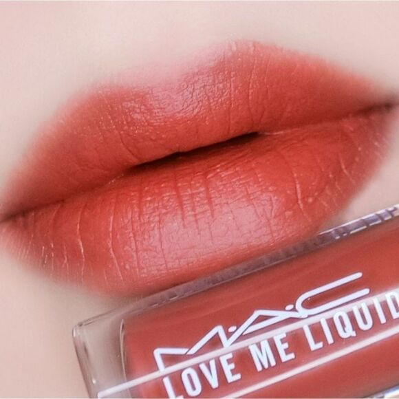 MAC Love Me Liquid Lipstick in Bragging Rights - Picture 10 of 15